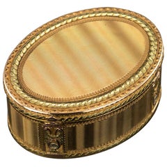 Antique French Three-Colour 18-Karat Gold Snuff Box, Louis Ouizille, circa 1768