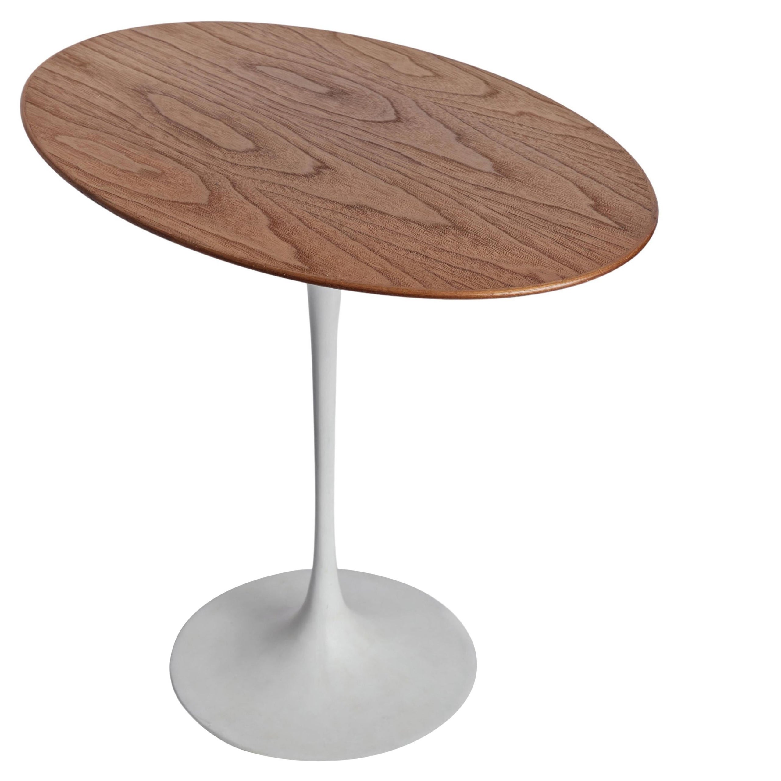 Rare 1960s Saarinen Oval Walnut Table with Early Knoll Label For Sale