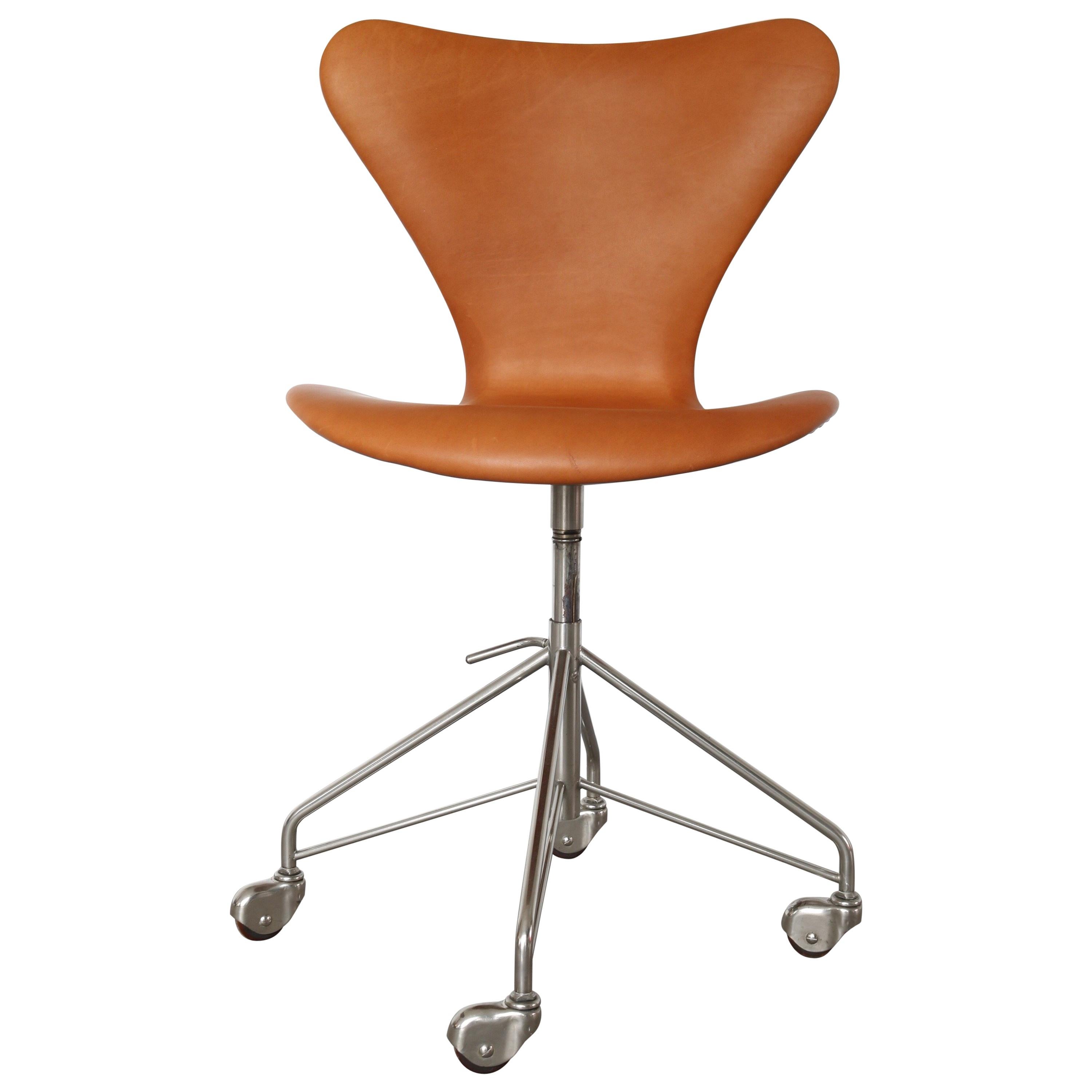 Arne Jacobsen Office Chair Model 3117 Cognac Leather by Fritz Hansen in Denmark