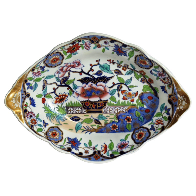Late Spode Dish Hand Enamelled and Gilded Pattern 4052, circa