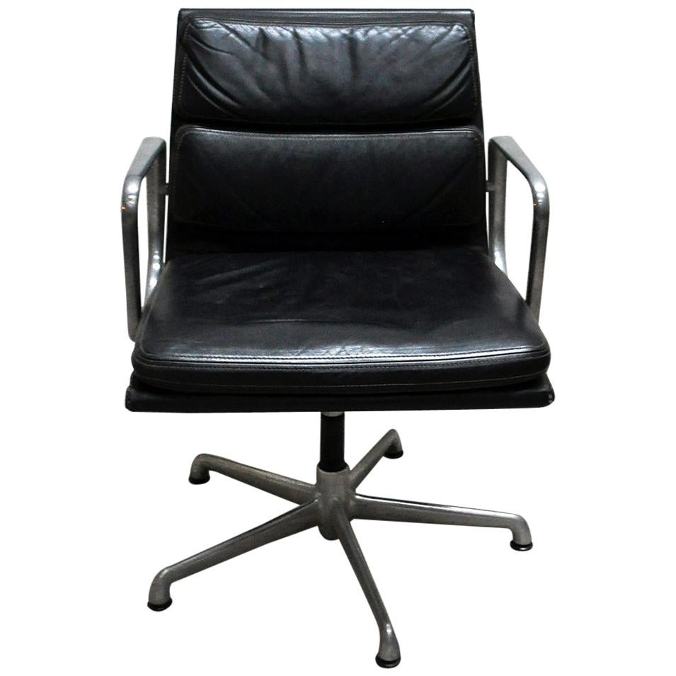 Leather Office Armchair by Charles & Ray Eames for Herman Miller, 1960s For Sale