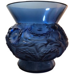 1930 René Lalique Soucis Vase in Dark Blue Glass - Flowers