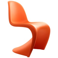 Chaise Panton Junior de Verner Panton Vitra 1967, chaise pour enfants orange vif