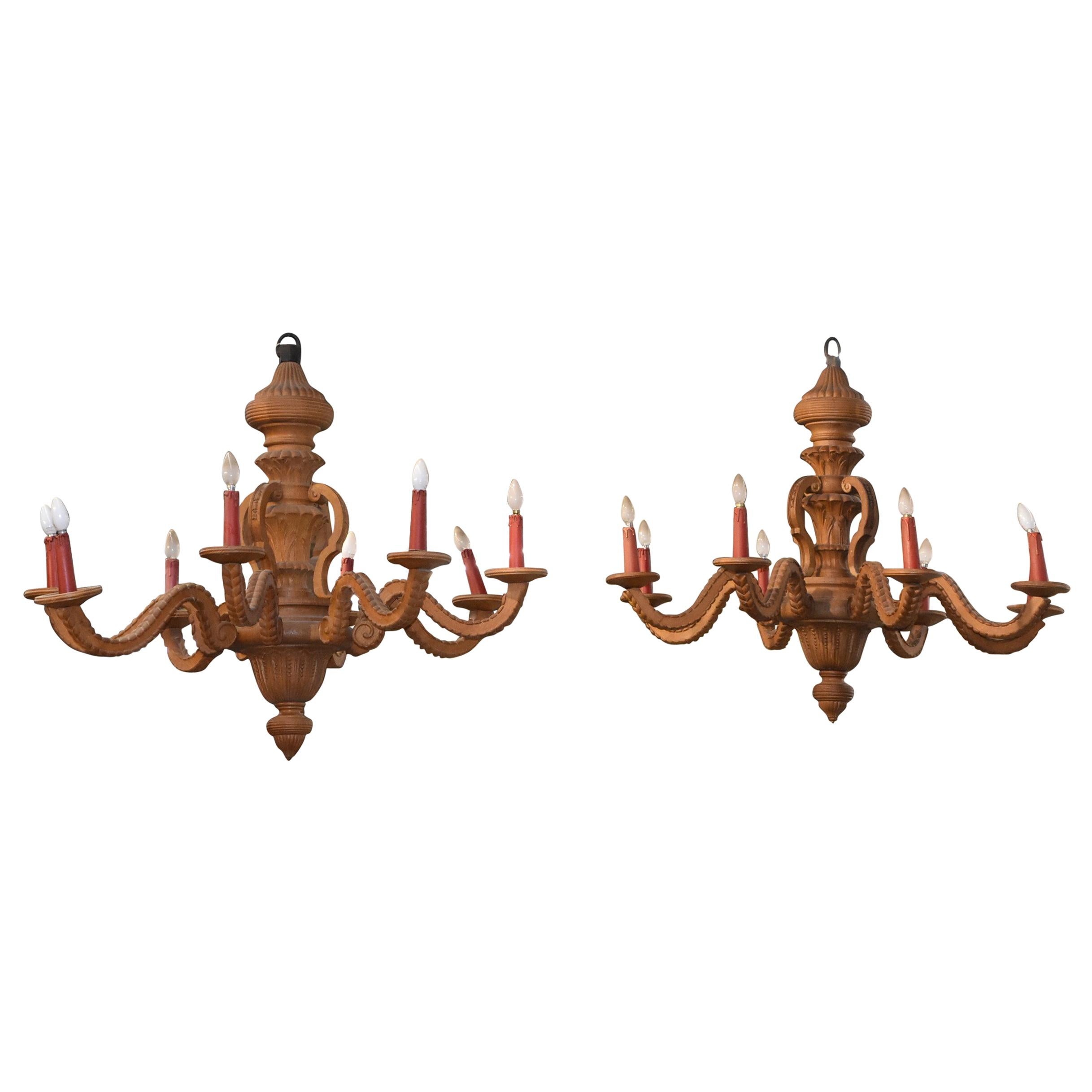 2 Large Chandeliers Carved Wood 8 Lights, 20th Century, circa 1930-1950 For Sale