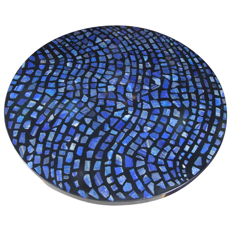 Table basse circulaire en résine noire et lapis-lazuli par E. Allemeersch en vente