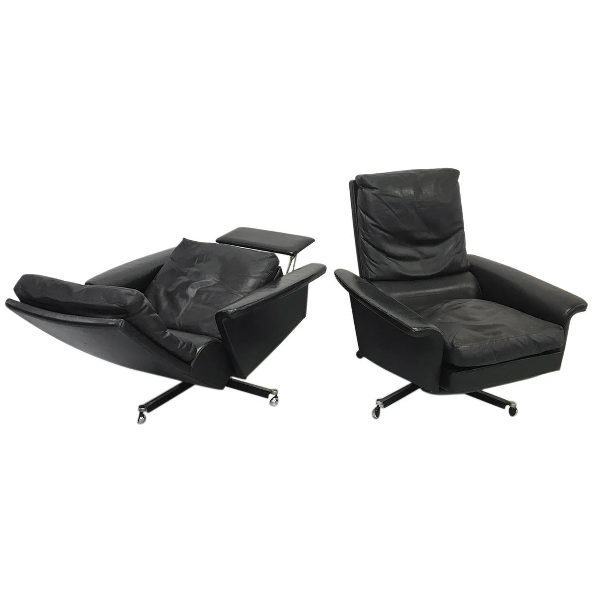 Pair of 1960s Mid-Century Modern Black Leather Reclining Lay-Z-Boy Lounge Chairs
