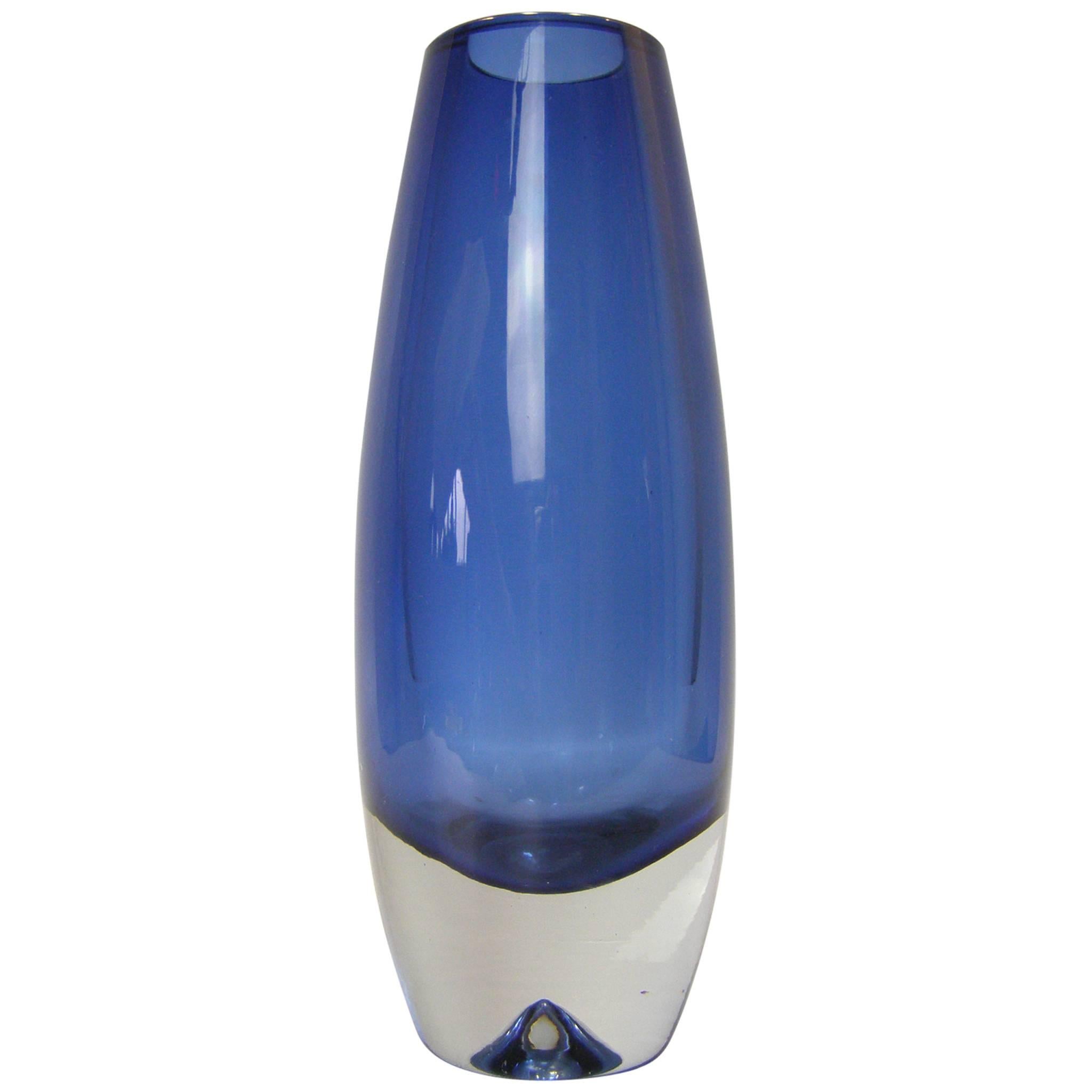 Vicke Lindstrand for Kosta Smooth Blue Sommerso Glass Vase For Sale