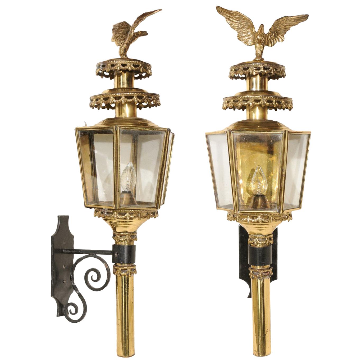 Pair of American 1900s Brass Lanterns with Eagles and Hexagonal Glass Body For Sale