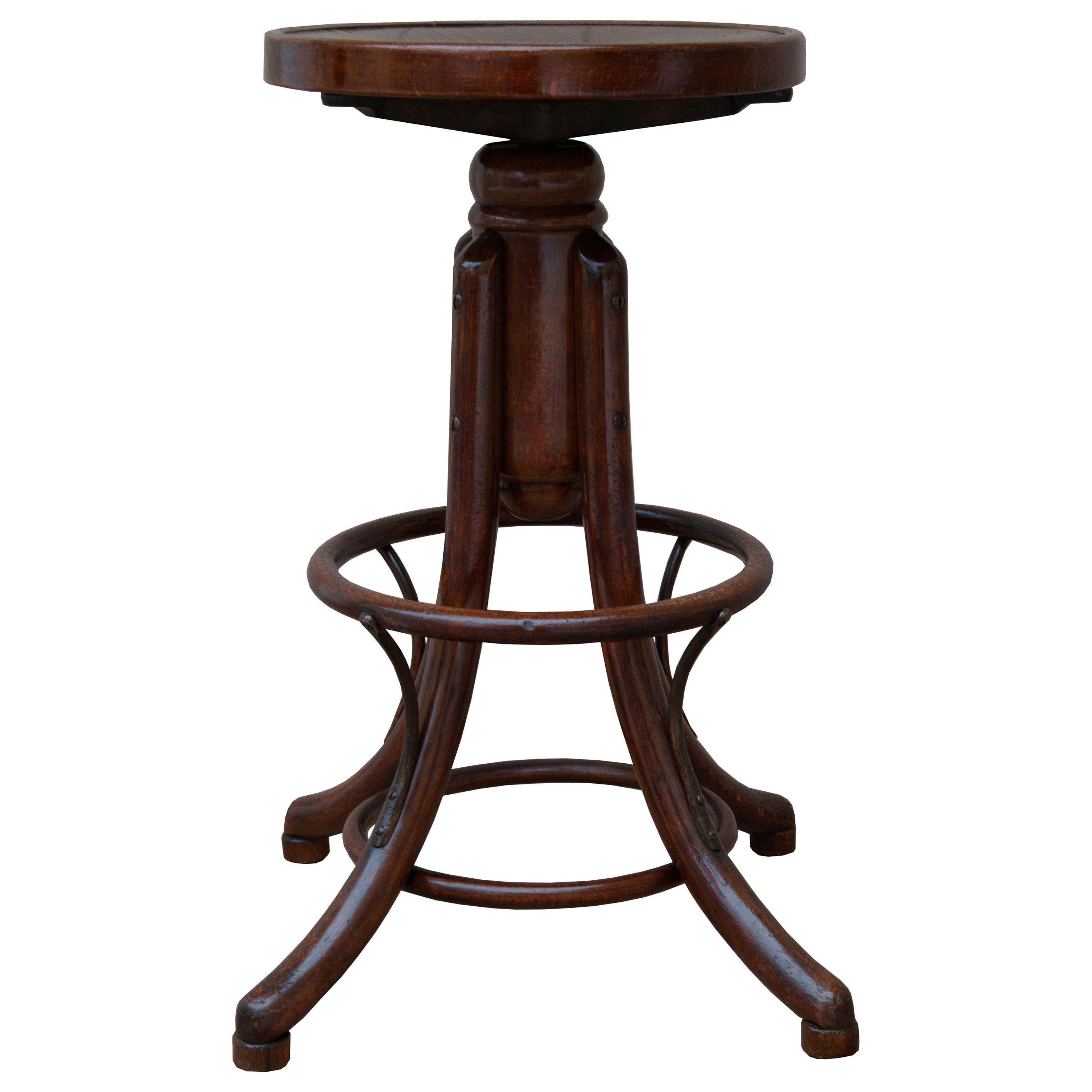 1915 Art Nouveau Adjustable Beech Bar Chair by Gebruder Thonet For Sale