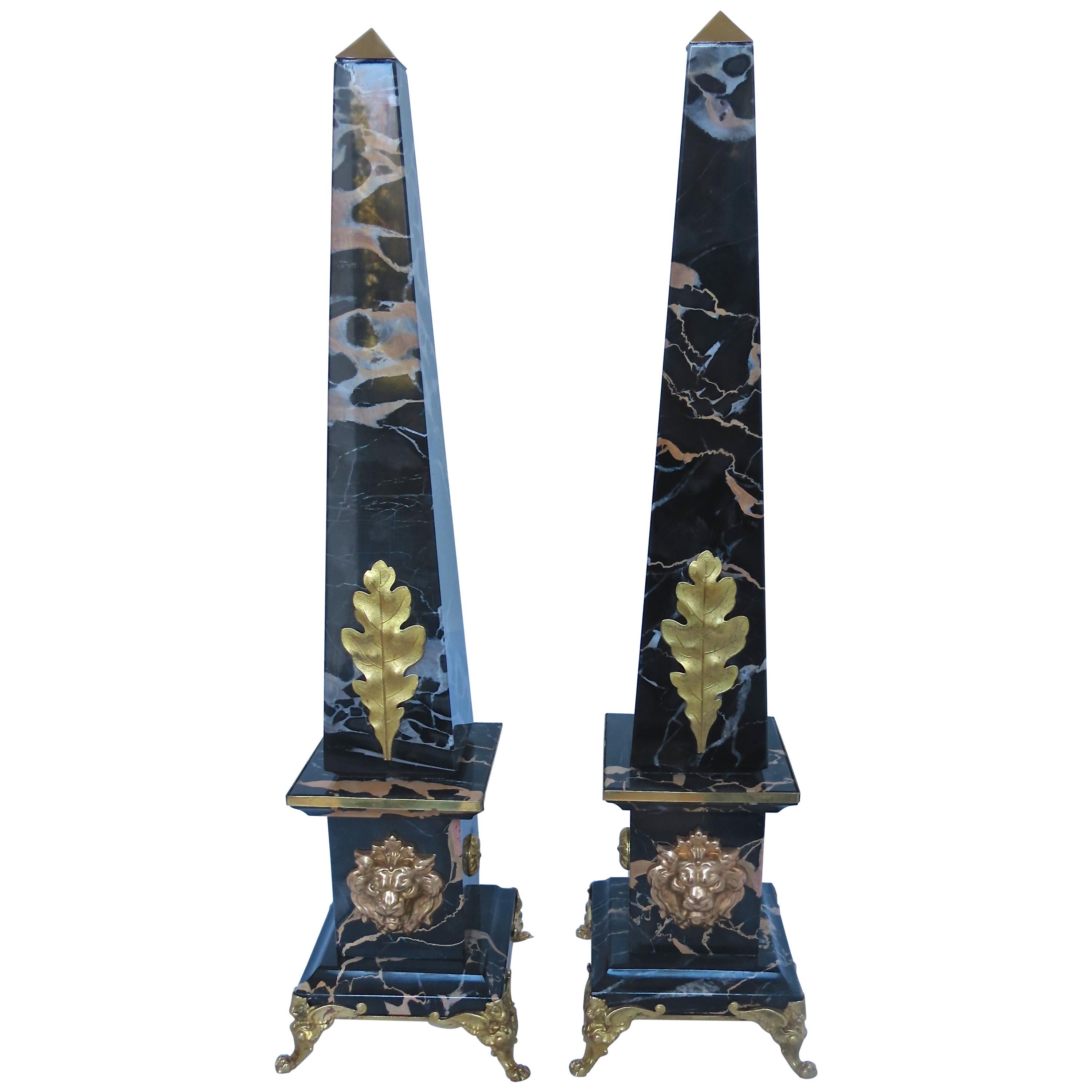 Paire d'obélisques Portoro en marbre et bronze « Lion d'or », édition limitée, 2018 en vente