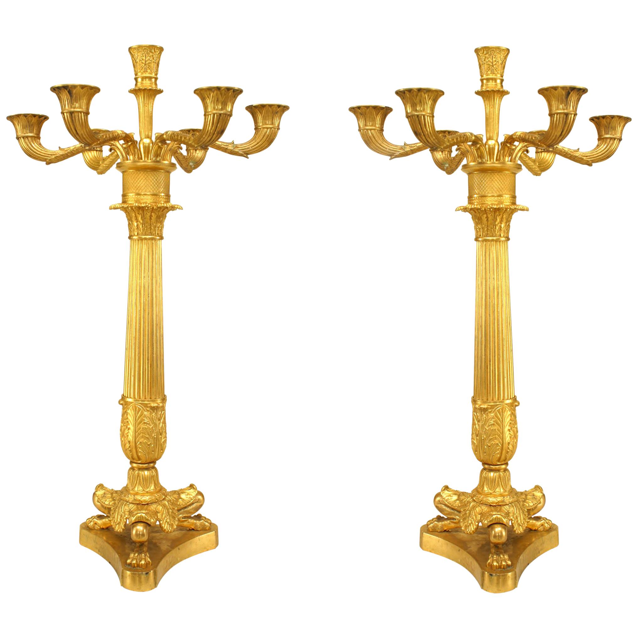 Paire de candélabres français à colonne en bronze doré de style Louis XVI
