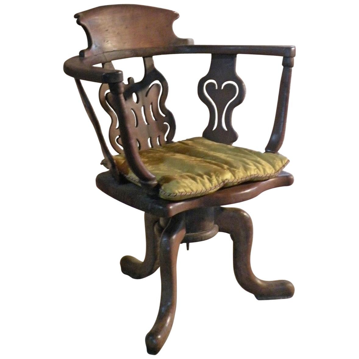 Italian Late Baroque 18th Century Walnut Swivel or Desk Chair of Rare Form For Sale