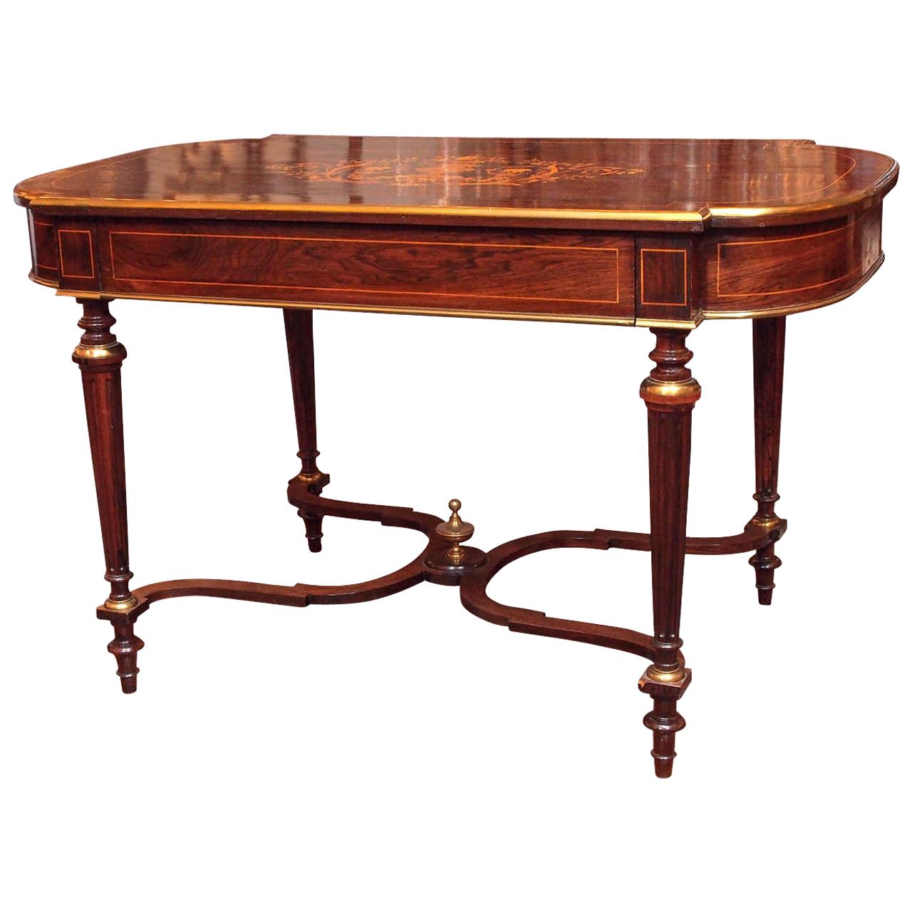 Ancienne table centrale française en bois de rose avec incrustations en bois exotique en vente