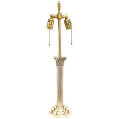 Lampe de table à colonne anglaise de style Adam en métal argenté