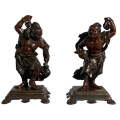 Paire de figures japonaises de Niō en bronze coulé, période Meiji, fin du XIXe siècle