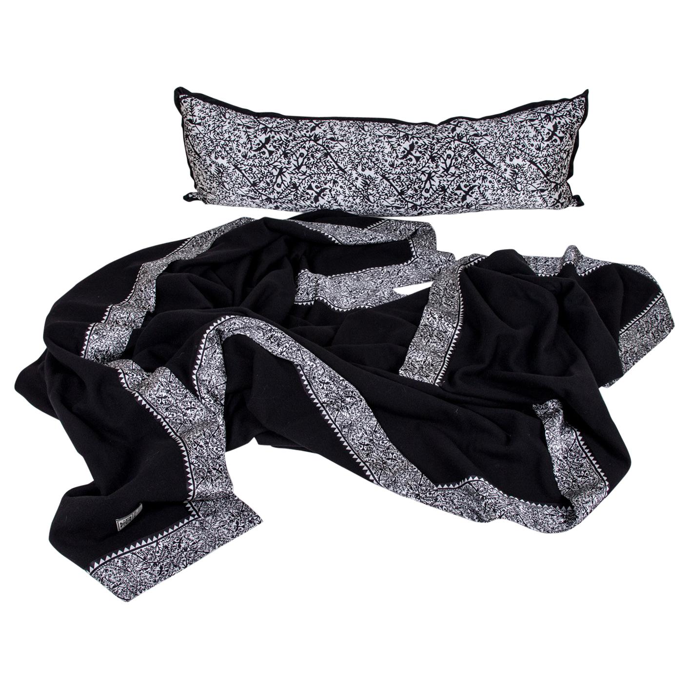 Custom Designed Luxury 100% Merino Wool Emilie King Blanket with Body Pillow For Sale