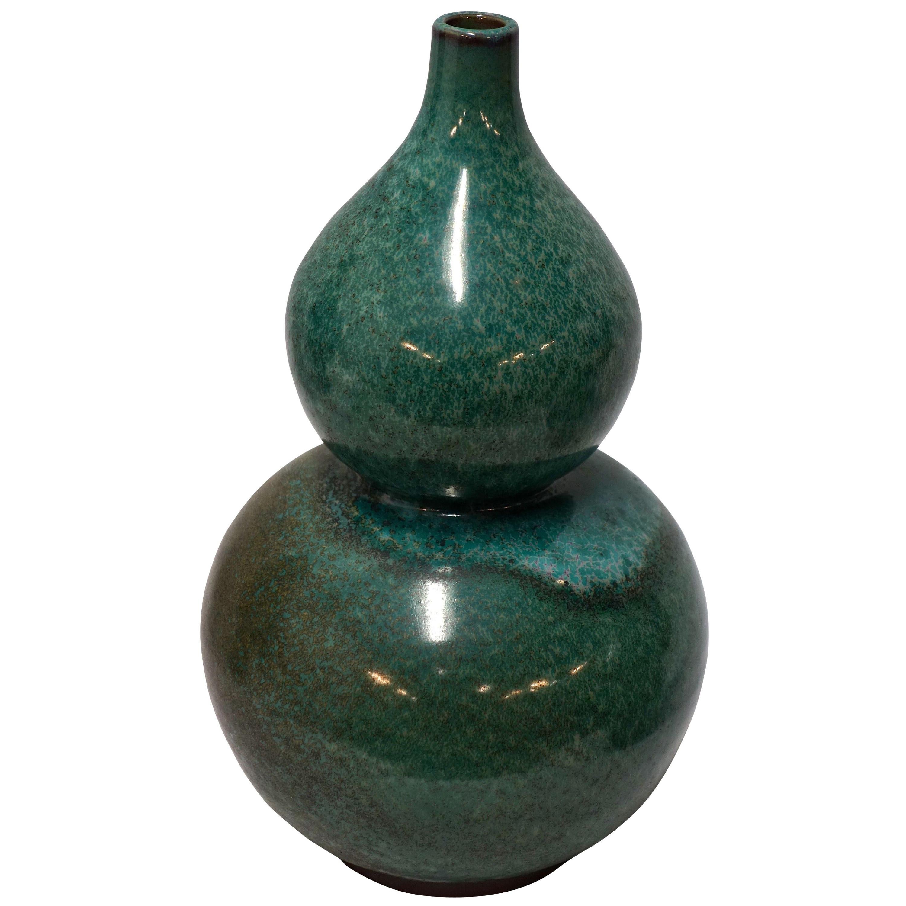Vase mit grüner Sprenkelglasur, China, Contemporary im Angebot