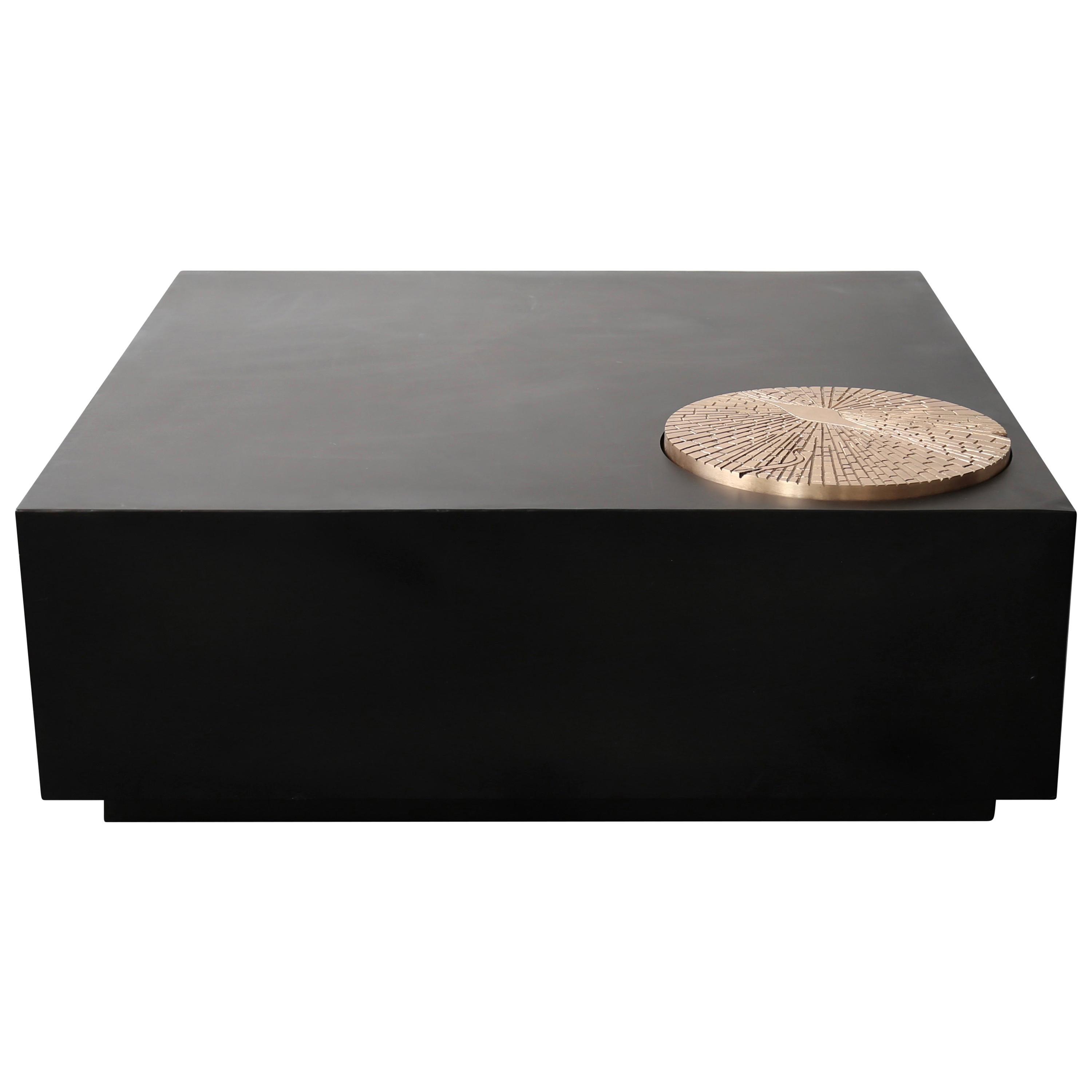 Table basse d'extérieur en métal bruni et bronze moulé par Costantini, Paolo en vente