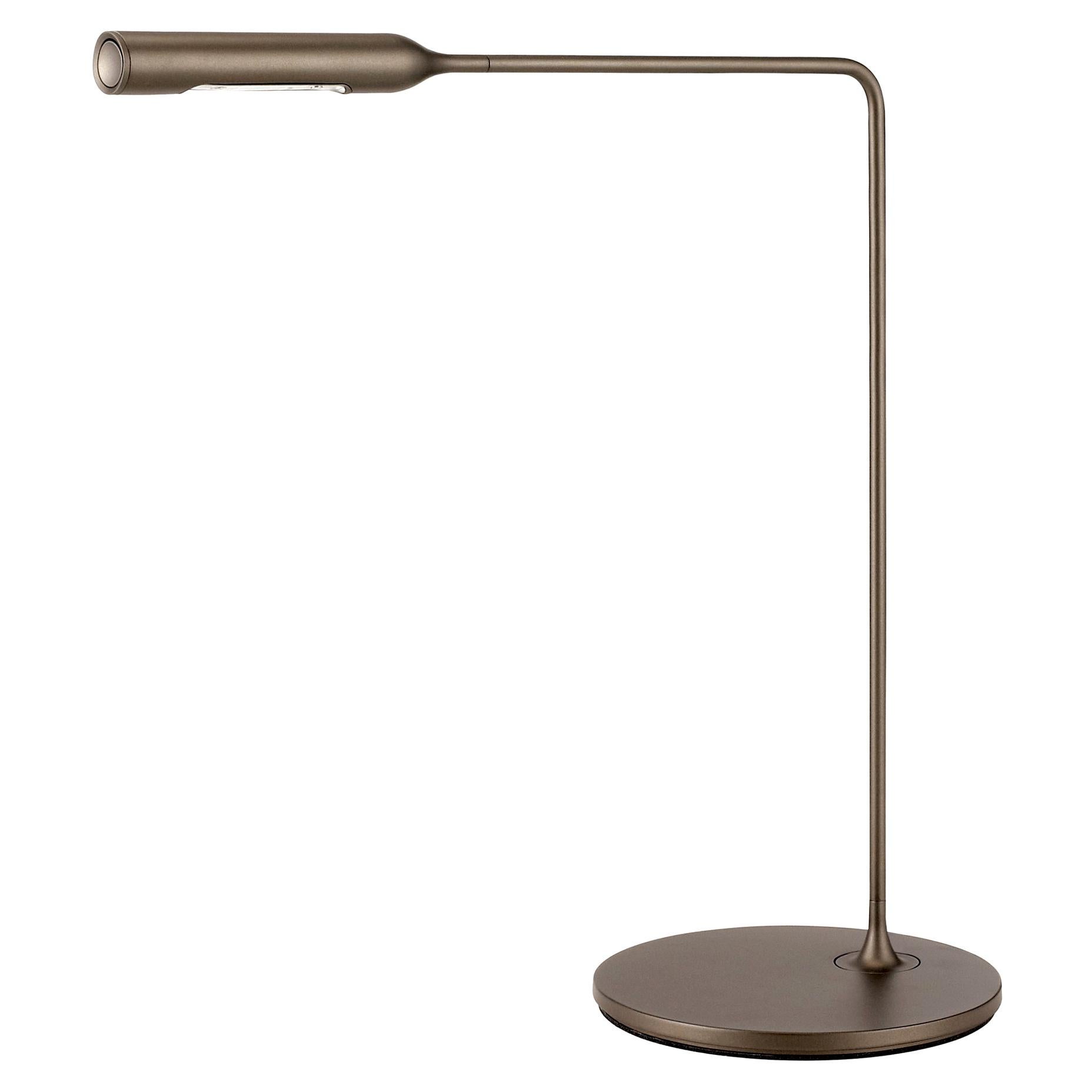 Lampe de bureau Lumina Flo en peinture métallique en bronze par Foster+Partners