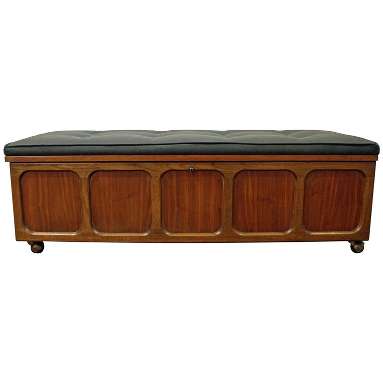 Mid Century Modern Lane Furniture Cedar Blanket Chest Bench On Wheels At 1stdibs