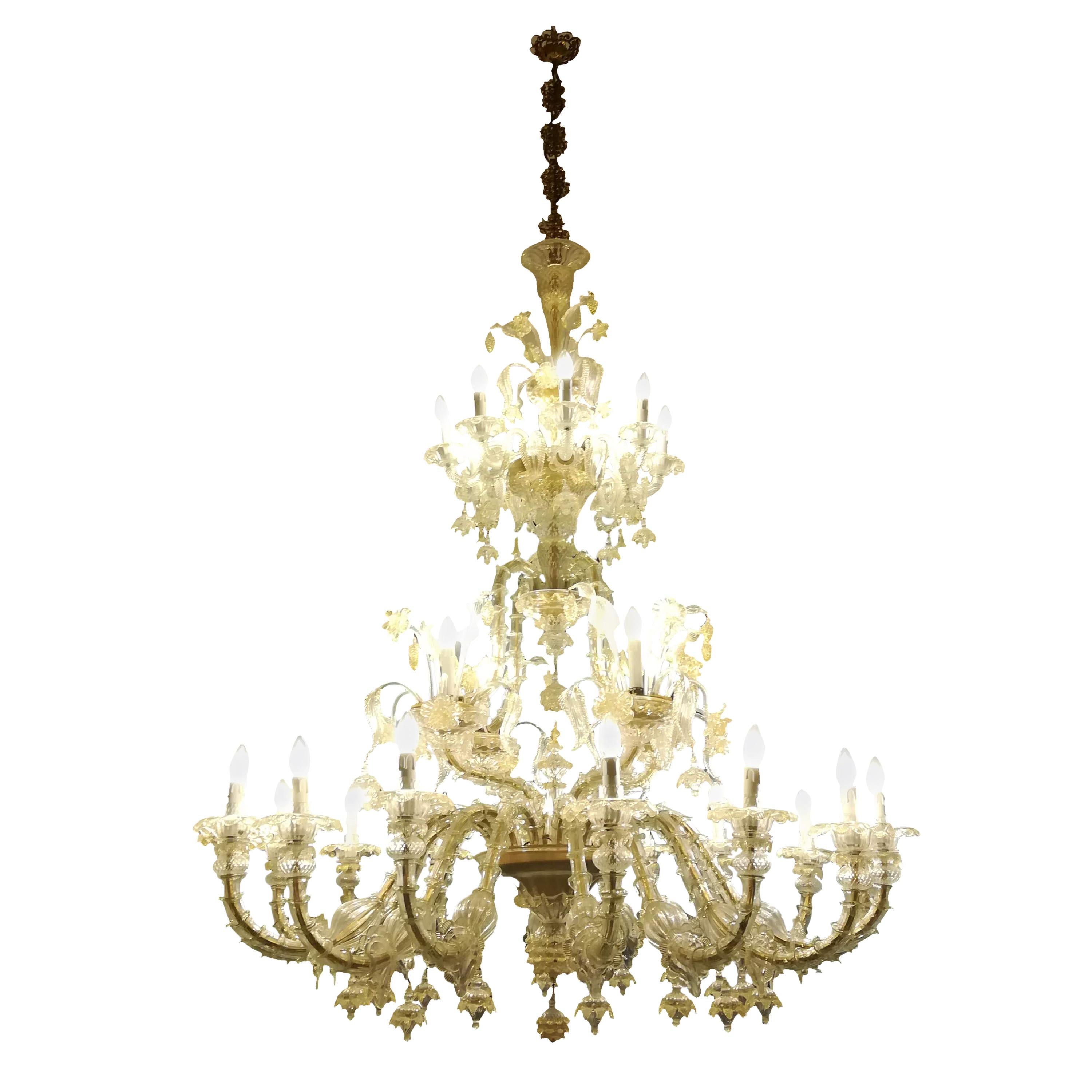 28 Lights Venetian Glass Blown Chandelier For Sale