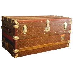 Vintage 1930s Steamer Trunk by "Aux Etats Unis"