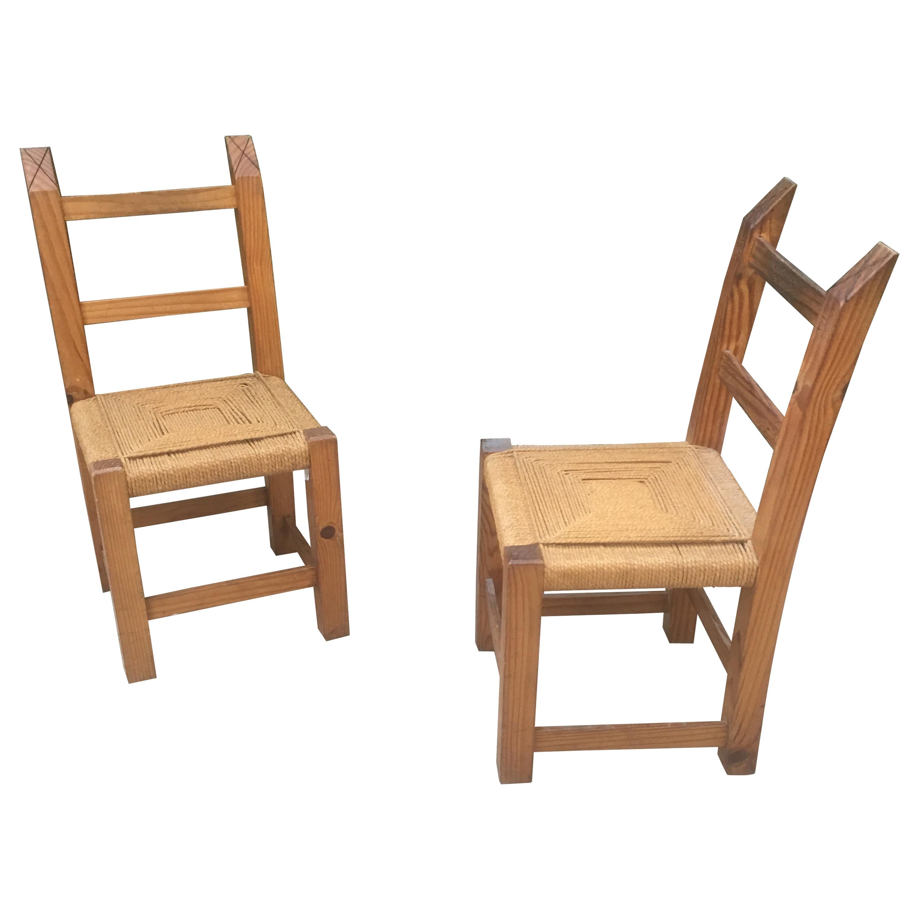 Paire de petites chaises en vente