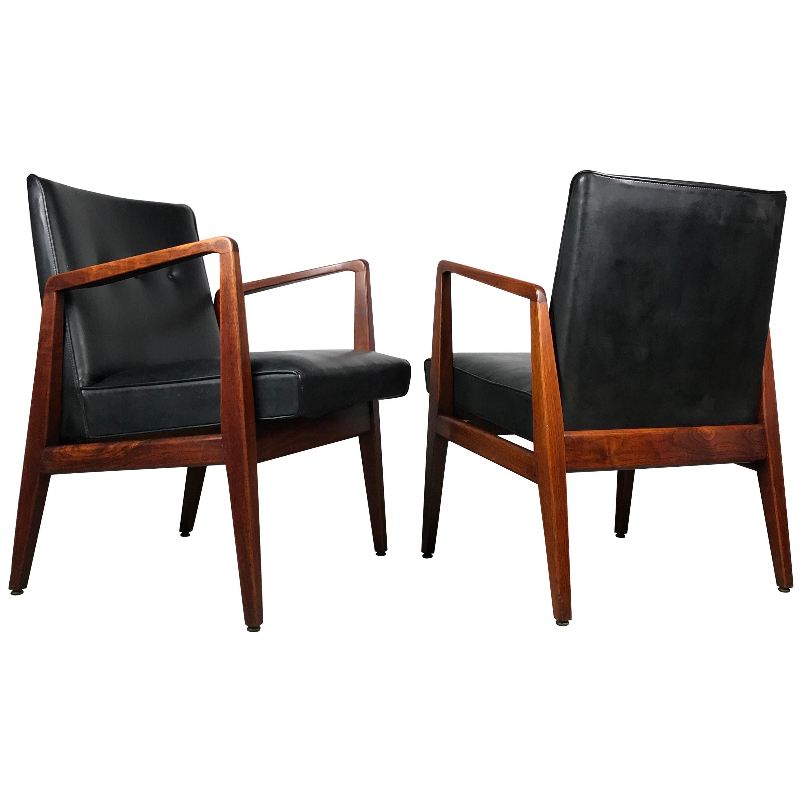 Pair of Classic Occasional Lounge Chairs by Jens Risom