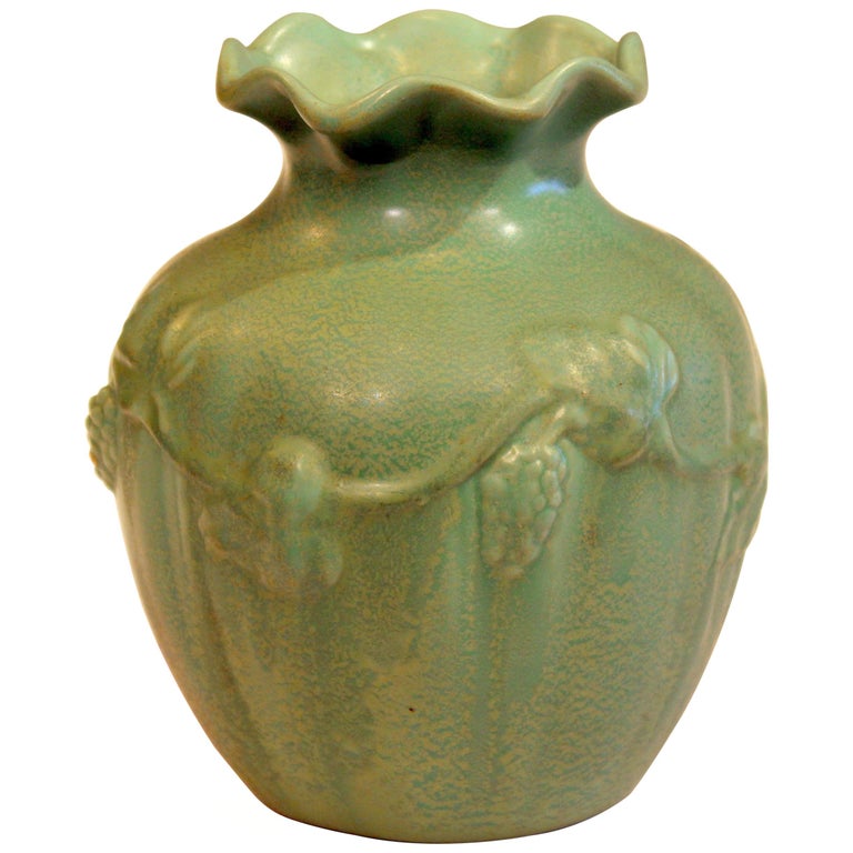 Early Haeger Geranium Leaf Green Art Pottery Vintage Vase Stangl Deco