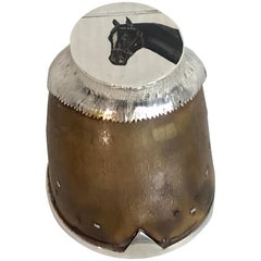 Tintero de plata, esmalte y pezuñas de oficiales ecuestres ingleses