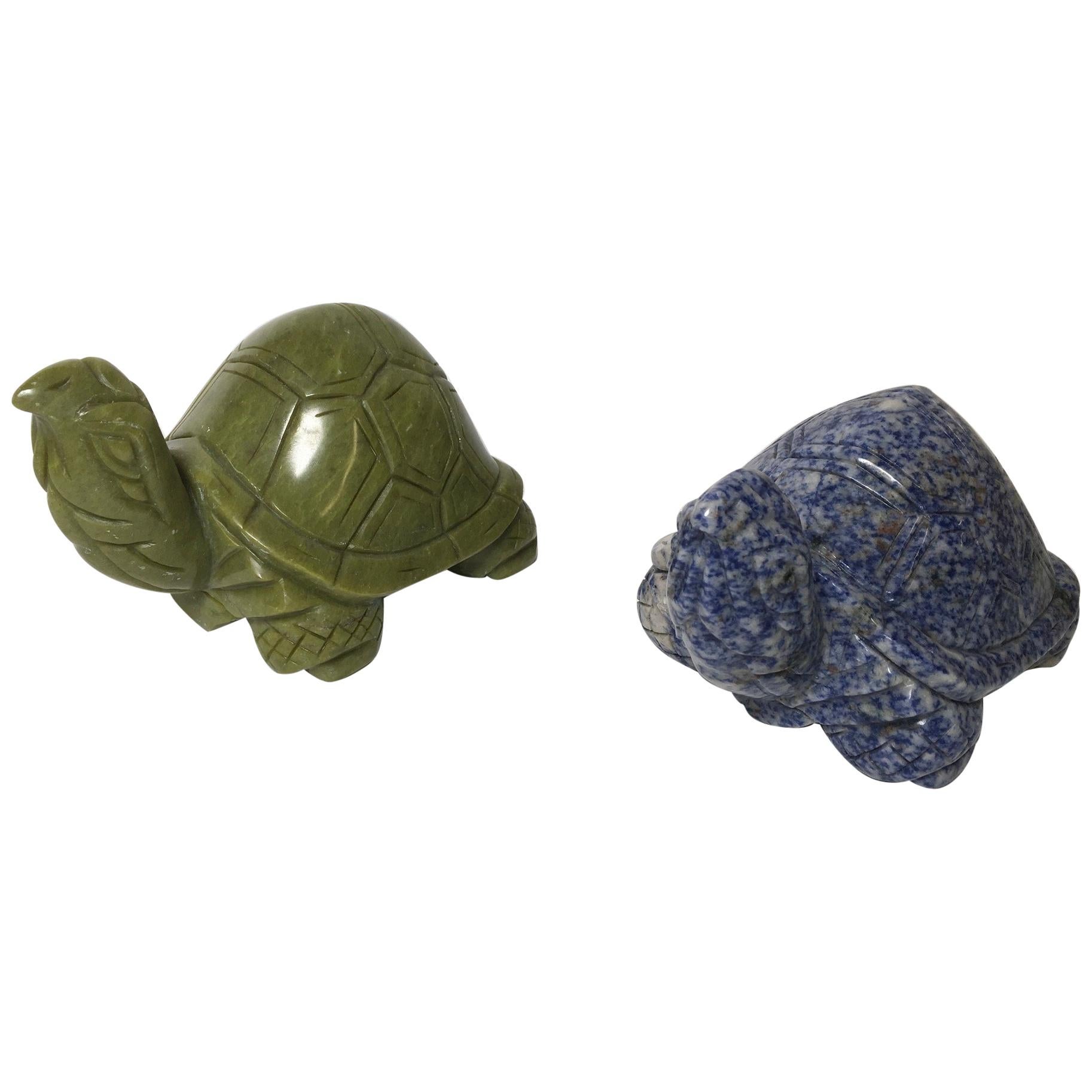 Paar schöne geschnitzte Skulpturen aus Lapis und Jade im Angebot