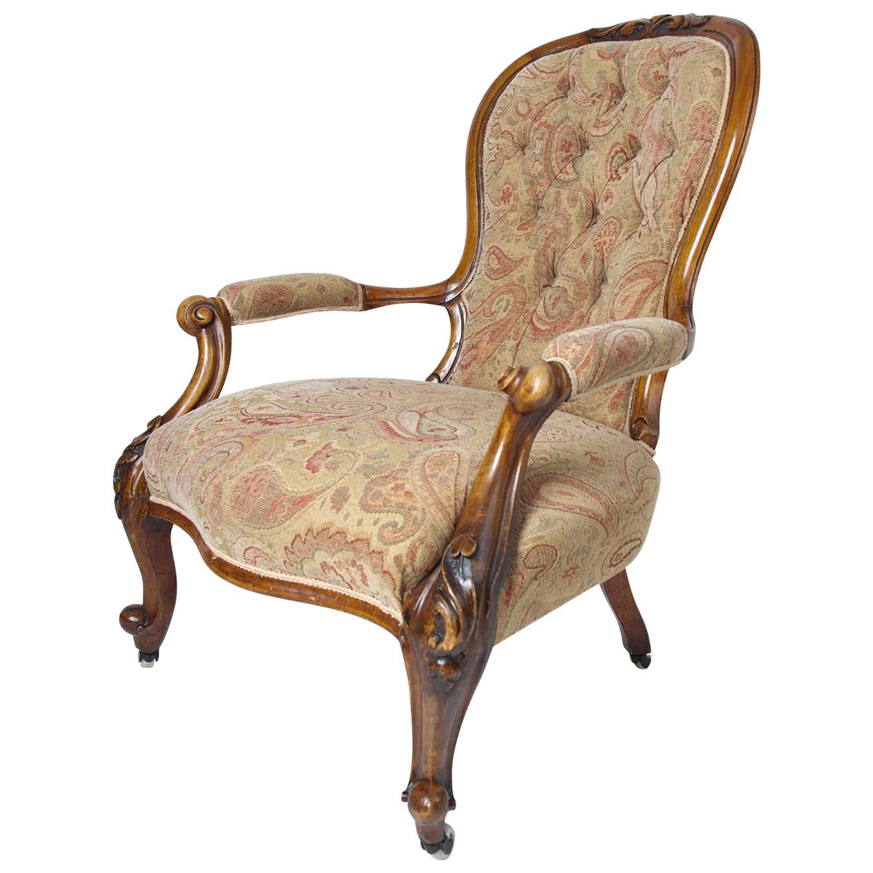 Fauteuil ouvert du milieu du XIXe siècle à dossier en forme de cuillère en noyer, Angleterre, datant d'environ 1850