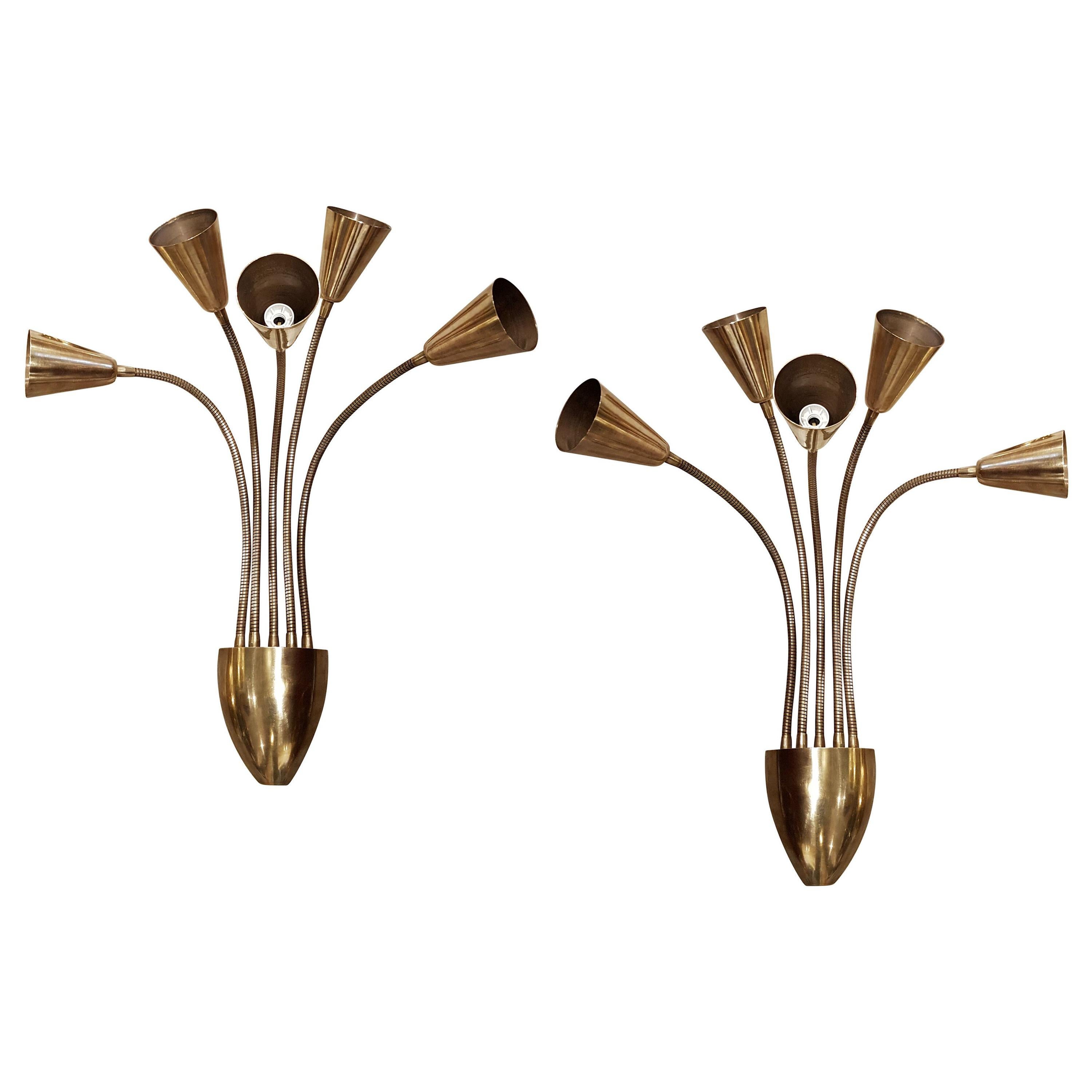 Pair of articulated 5 arms, brass Mid-Century Modern sconces, by Gino Sarfatti and produced by Arteluce, Italy, 1960s.
5 candelabra base lights each, rewired with UL materials
Shape and size adjustable.
Very modern, classy Italian style wall