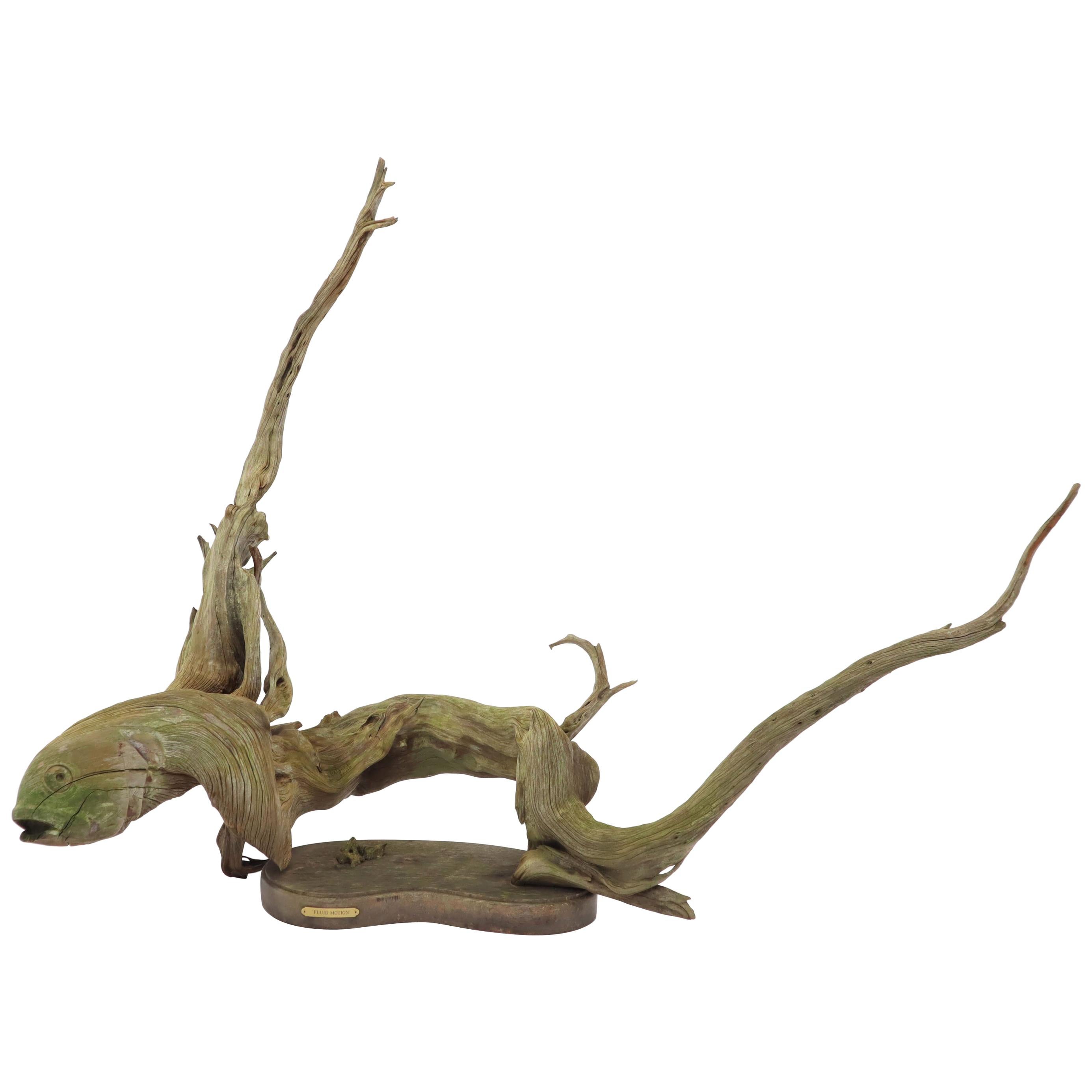 Escultura grande de madera natural de deriva en forma de pez Firmada por el artista en venta