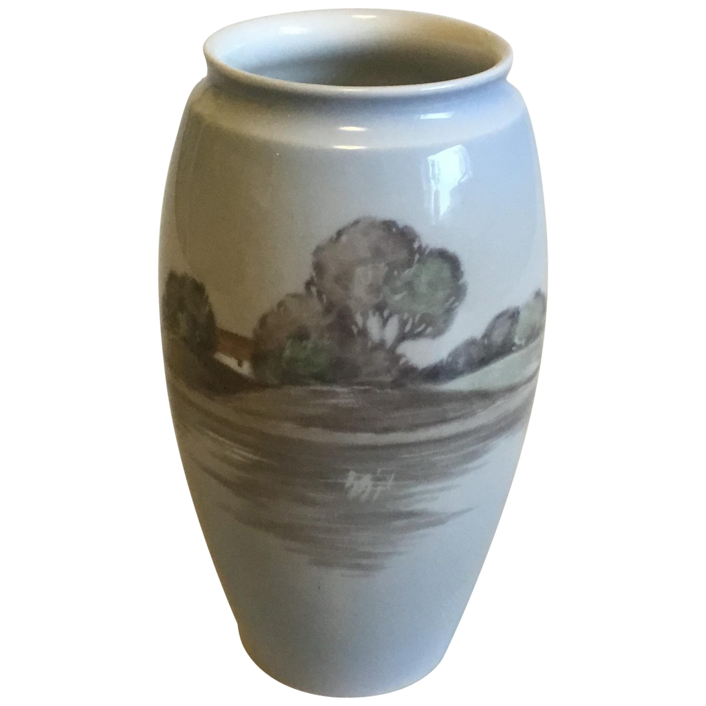 Bing & Grondahl Vase No 8521/254 For Sale
