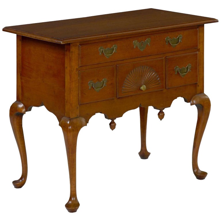 American Antique Queen Anne Lowboy Dressing Table Massachusetts, circa 17401760 For Sale at 1stdibs