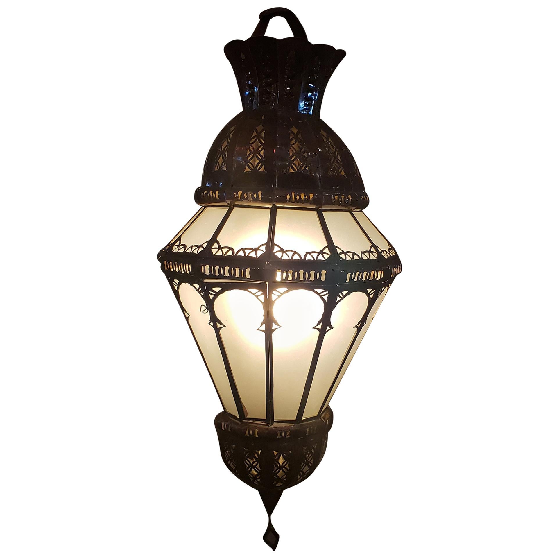 Moroccan Glass Lantern, Umb Style, Frosty White Glass im Angebot