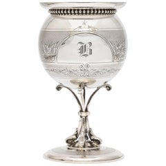 Vase en argent américain de style néoclassique avec pièce de monnaie par Gorham