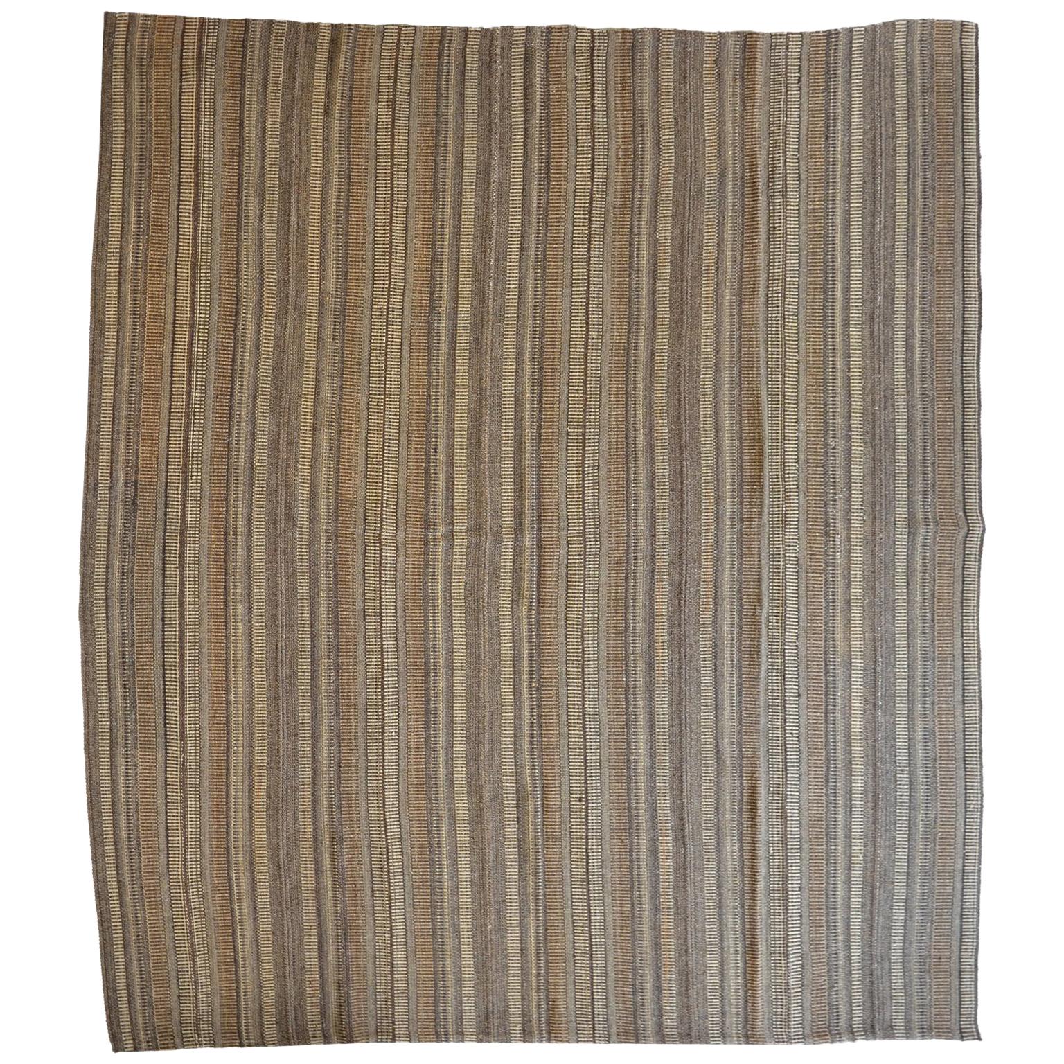 Antiquities 1900s Laine Perse Jajim Kilim Rug, 9' x 10' en vente