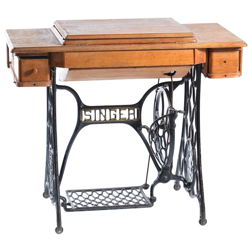 Rare Singer Sewing Table with the Machine, 1908 Wittenberge Factory in Germany For Sale