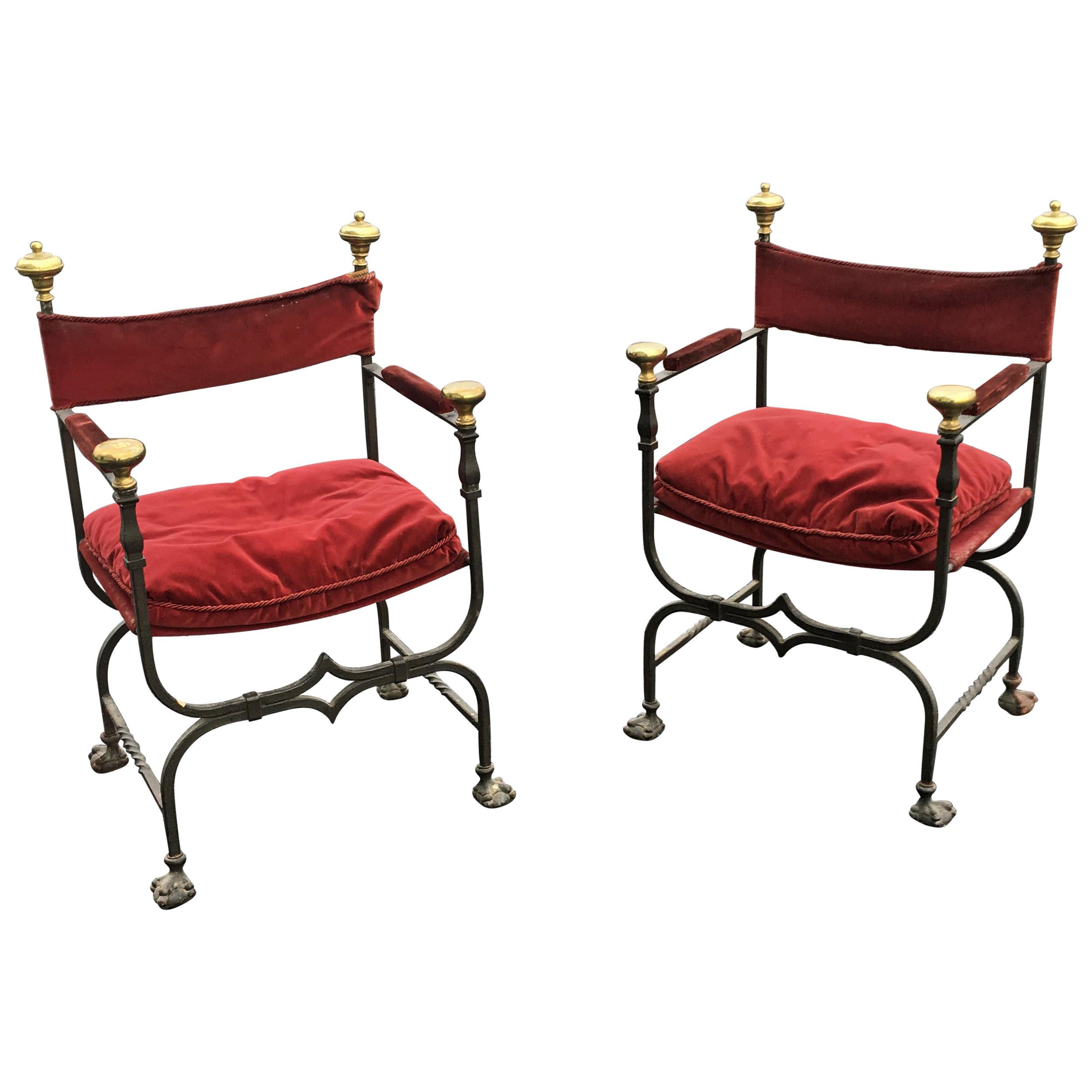 3 fauteuils curules flamands en fer, laiton et velours, datant d'environ 1900