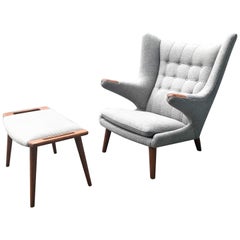 Authentischer Hans Wegner Papa-Bär-Loungesessel und Fußhocker