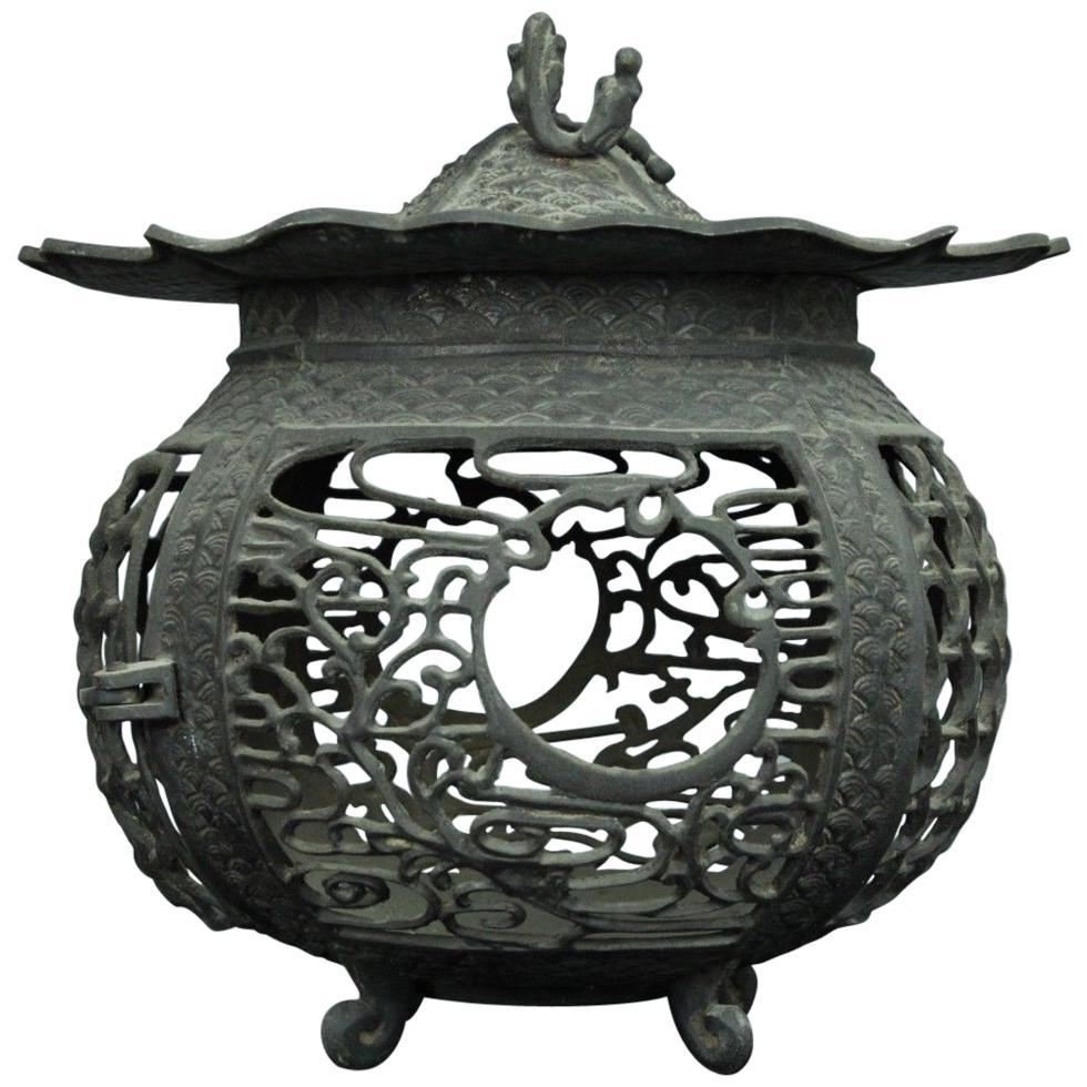 Japan Fine Antique Hand Cast Bronze Lantern with Exquisite Details Best in Class