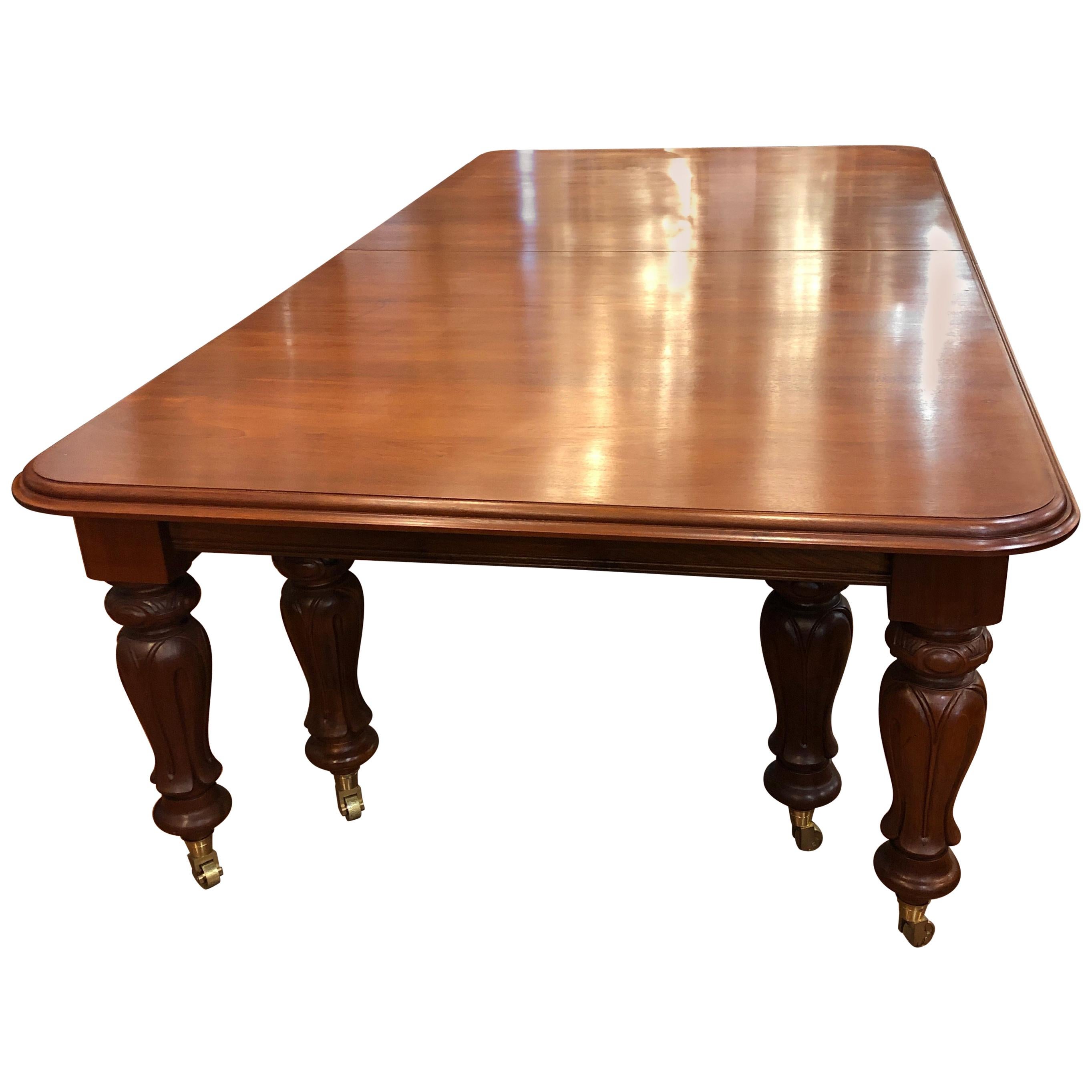 20th Century Victorian Mahogany English Monumental Extendable Table, 1900s