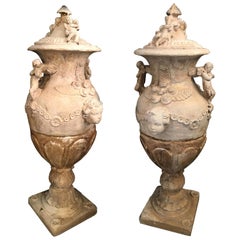 Paire de vases de jardin italiens anciens en pierre. Florence, fin du XVIIIe siècle