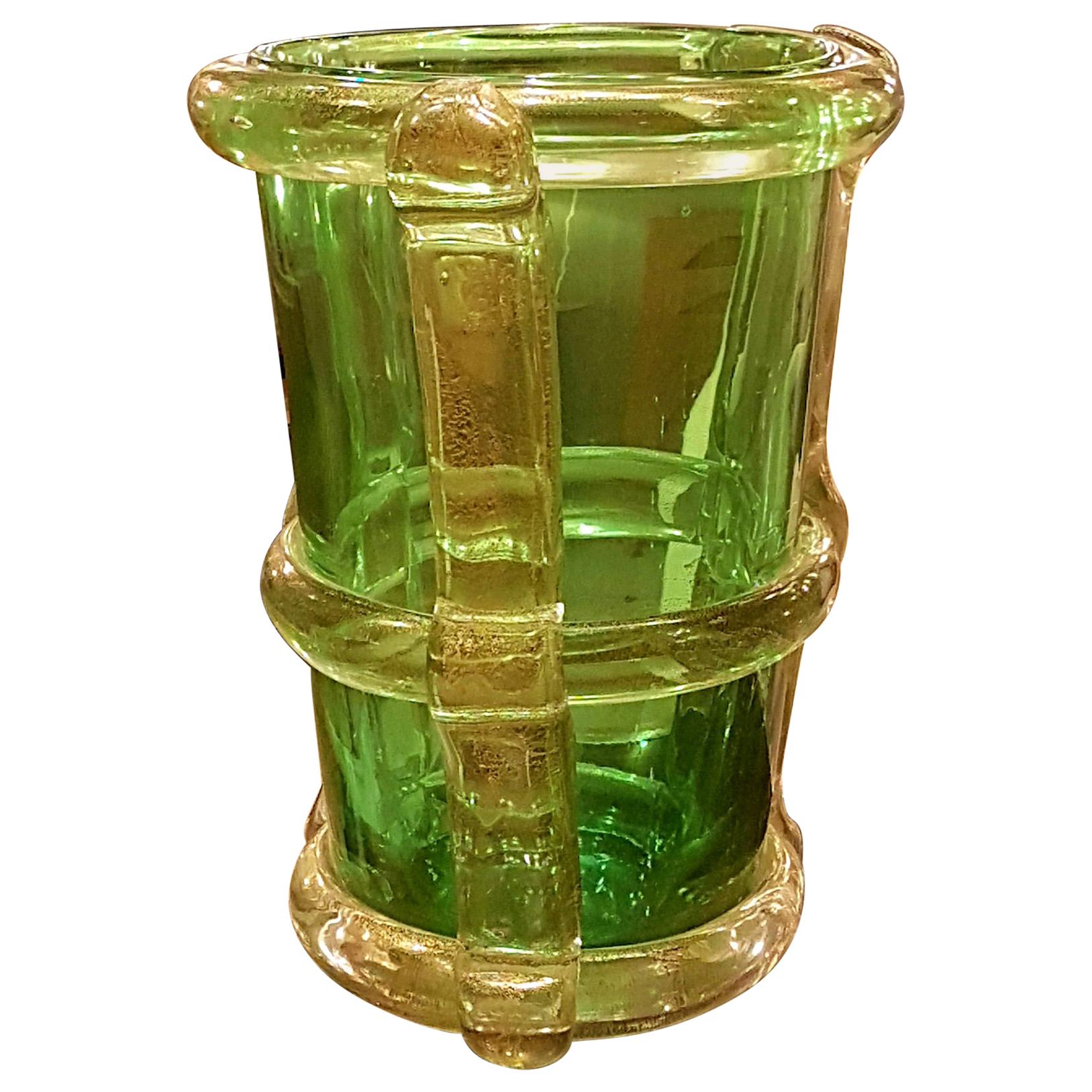 Large green and gold leaf thick handmade Murano glass pair of vases.
Heavy and thick glass work, from 1970s.
Handmade Italian Murano glass pair of vases attributed to Barbini.
Murano, Italy, 1970s.