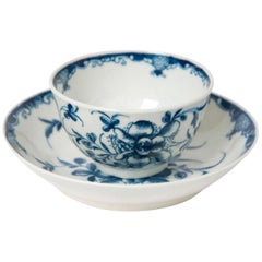 Erste Periode Worcester Porzellan blau und weiß Tee Schüssel und Untertasse:: ca. 1765