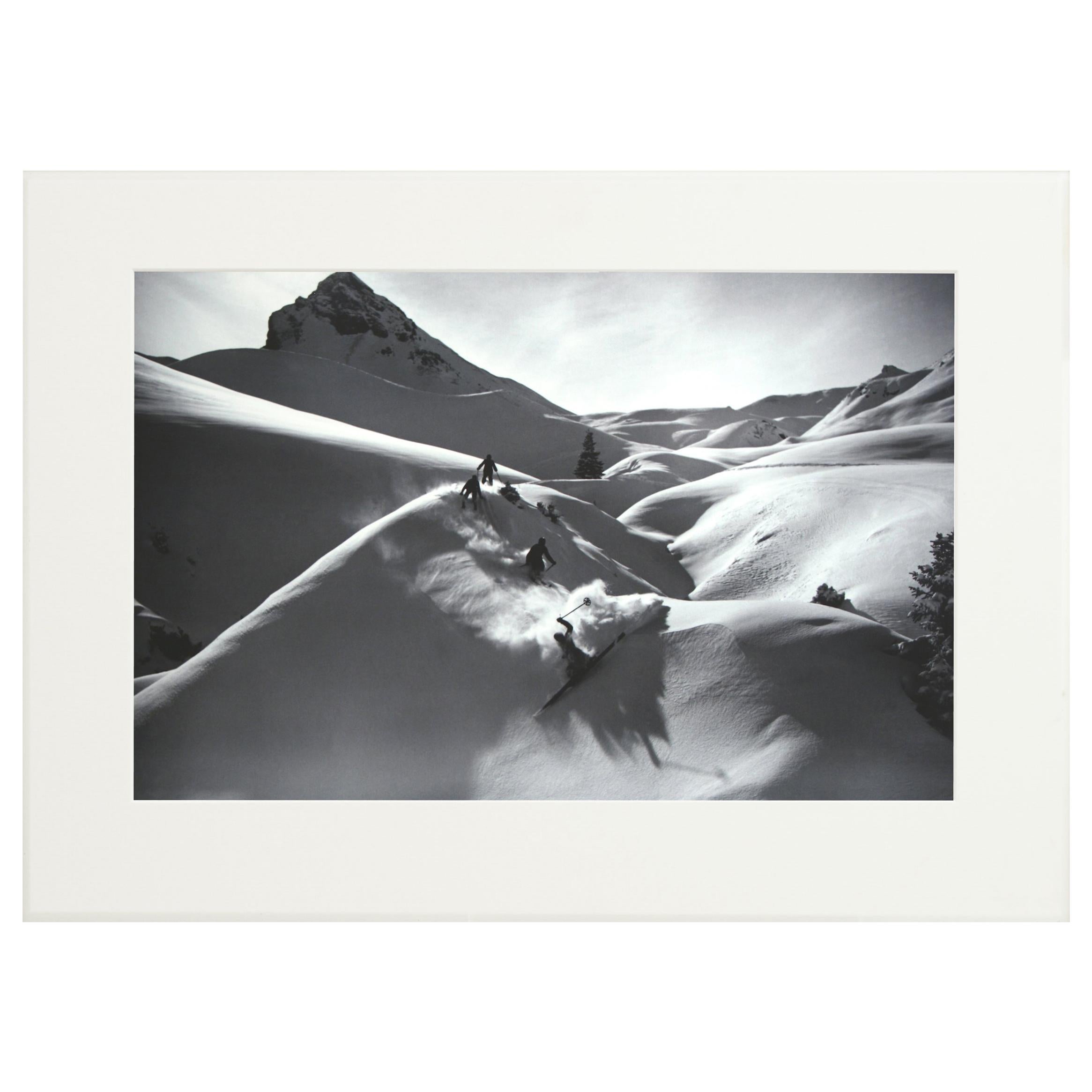 Alpinskifotografie, „VIRGIN POWDER“, aufgenommen nach einer Originalfotografie aus den 1930er Jahren