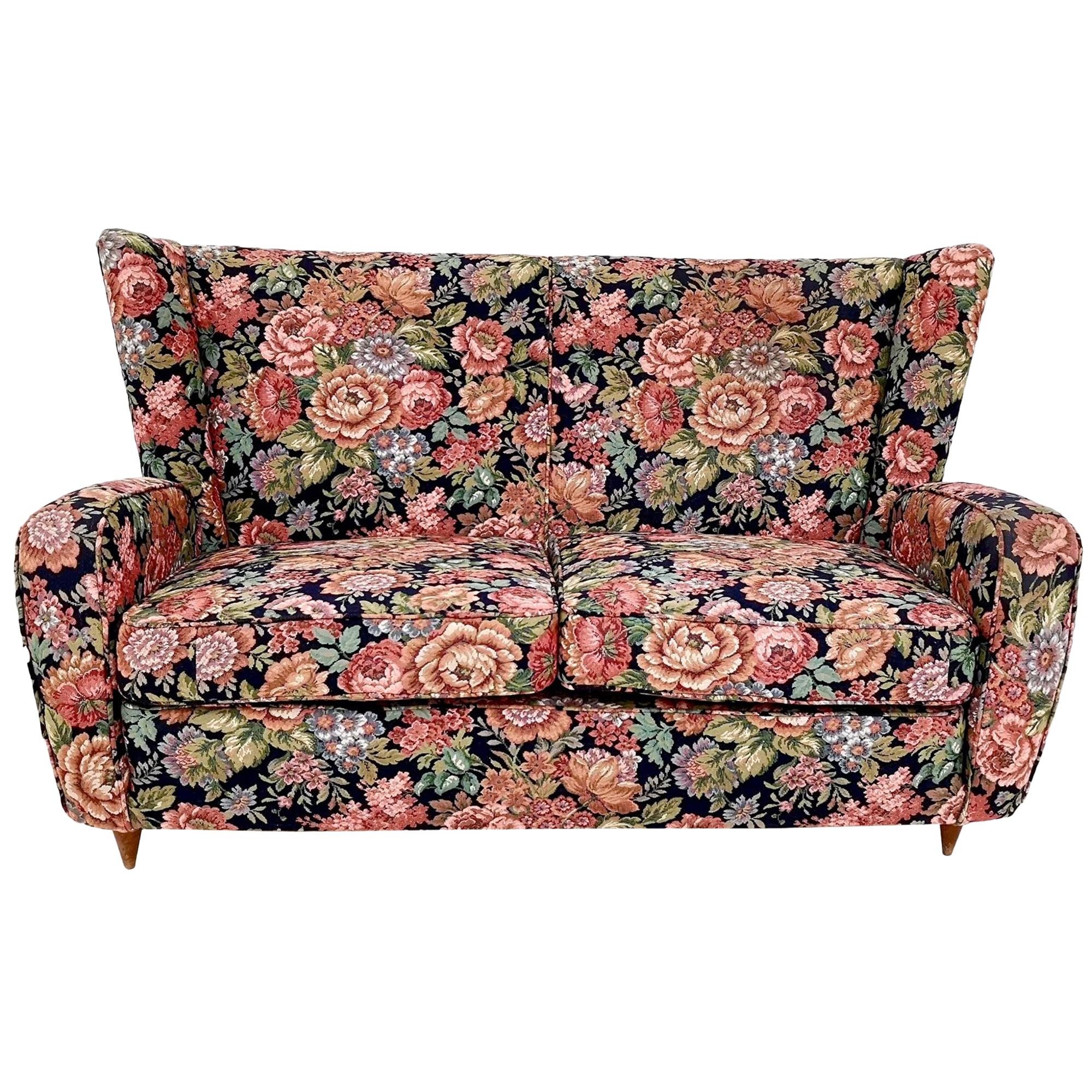 Floral Sofas 108 For Sale on 1stdibs