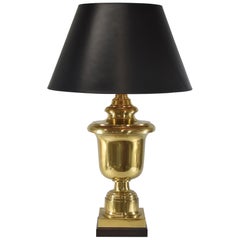 Fredrick Cooper-Tischlampe aus Messing, Urnenförmiger Sockel